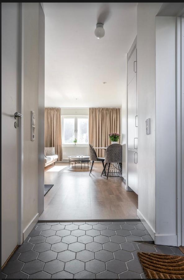 Central Apartment 5Min Drive To The Airport. Stockholm Exterior photo